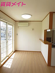 ヴェルサン　ヴィラ 2階1LDKのリビング/ダイニング