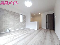 近鉄鈴鹿線 平田町駅 徒歩4分の賃貸アパート 2階1LDKのリビング/ダイニング