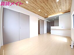 近鉄名古屋線 白子駅 徒歩10分の賃貸アパート 2階1LDKのリビング/ダイニング