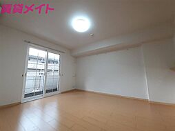 近鉄鈴鹿線 三日市駅 徒歩10分の賃貸アパート 1階ワンルームのリビング/ダイニング