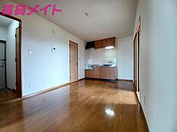 近鉄名古屋線 伊勢若松駅 徒歩10分の賃貸アパート 1階3DKのリビング/ダイニング