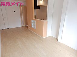 近鉄鈴鹿線 平田町駅 徒歩12分の賃貸アパート 1階1LDKのリビング/ダイニング