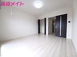 伊勢鉄道 鈴鹿駅 徒歩10分の賃貸マンション 3階1Kのリビング/ダイニング