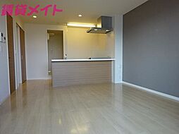 近鉄鈴鹿線 三日市駅 徒歩9分の賃貸アパート 2階2LDKのリビング/ダイニング