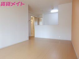 近鉄鈴鹿線 柳駅 徒歩22分の賃貸アパート 1階1LDKのリビング/ダイニング