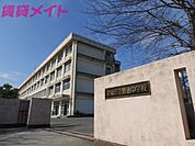 鈴鹿市立牧田小学校 369m