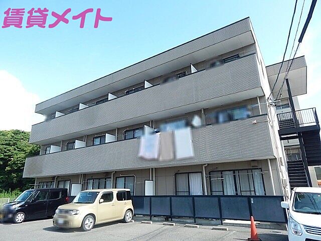 3 / 23
