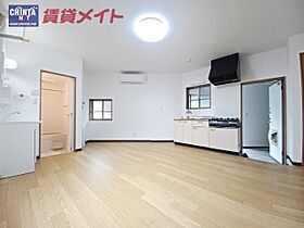 加佐登ライフ 201 ｜ 三重県鈴鹿市加佐登１丁目（賃貸アパート1R・2階・27.70㎡） その3