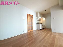 プレミアムレジデンス鈴鹿B棟 3階3DKのリビング/ダイニング