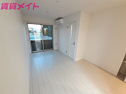 ラヴニール 1階1Kのリビング/ダイニング