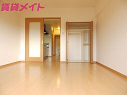 ラヴニール 2階1Kのリビング/ダイニング