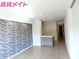 フロイデスプリング 1階1LDKのリビング/ダイニング