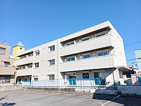 シャーメゾン　栄町 301 ｜ 三重県津市栄町４丁目（賃貸アパート1LDK・3階・45.29㎡） その1