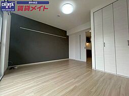 アーバンヒルズ津 3階1Kのリビング/ダイニング