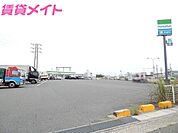 ファミリーマート鈴鹿一ノ宮店 103m