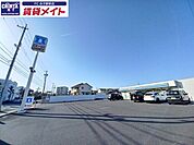 ローソン鈴鹿江島店 719m