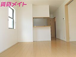 レクイアーレ72　Ｄ 1階2LDKのリビング/ダイニング