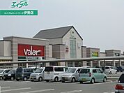 バローミタス伊勢店 745m