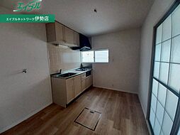 レピュート伊勢 1階2DKのリビング/ダイニング