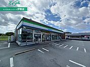 ファミリーマート伊勢神久店 941m
