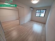 同型反転タイプ部屋写真です。