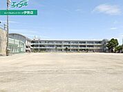 伊勢市立御薗小学校 814m