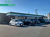 ファミリーマート津久居野村店 676m