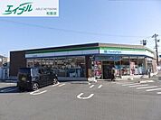 ファミリーマート松阪駅部田店 353m