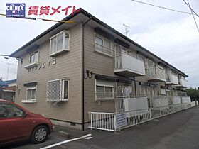 三重県津市川方町（賃貸アパート1LDK・1階・43.74㎡） その1