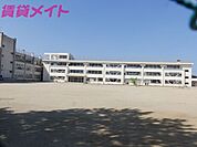 津市立新町小学校 493m