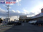 ぎゅーとらラブリー津神戸店 912m