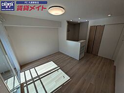 近鉄名古屋線 津新町駅 徒歩6分の賃貸アパート 2階1LDKのリビング/ダイニング