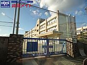 津市立修成小学校 874m