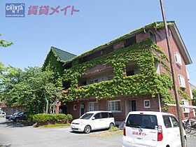 三重県松阪市中央町（賃貸マンション1LDK・1階・56.00㎡） その1