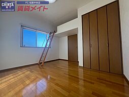 近鉄山田線 明星駅 徒歩14分の賃貸アパート 2階1Kのリビング/ダイニング