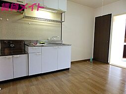 近鉄山田線 松阪駅 徒歩28分の賃貸アパート 1階2DKのリビング/ダイニング