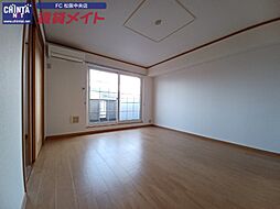 近鉄山田線 松ヶ崎駅 徒歩17分の賃貸アパート 2階2LDKのリビング/ダイニング