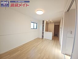 近鉄山田線 松阪駅 徒歩25分の賃貸アパート 2階2LDKのリビング/ダイニング