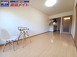 近鉄山田線 東松阪駅 徒歩18分の賃貸マンション 1階1LDKのリビング/ダイニング