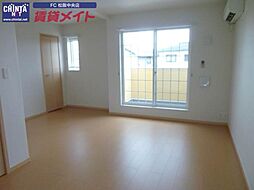 ヴェルサイユ 2階2LDKのリビング/ダイニング