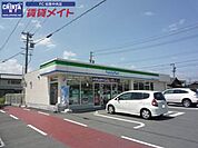 ファミリーマート松阪本居店 822m