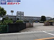 松阪市立嬉野中学校 2427m