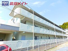 三重県伊勢市中村町（賃貸マンション2LDK・1階・50.02㎡） その1