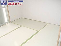 JR参宮線 五十鈴ケ丘駅 徒歩33分の賃貸マンション 1階2Kのリビング/ダイニング