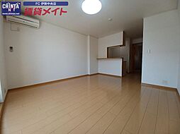 JR参宮線 五十鈴ケ丘駅 徒歩15分の賃貸アパート 1階ワンルームのリビング/ダイニング