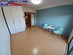 JR参宮線 五十鈴ケ丘駅 徒歩5分の賃貸マンション 2階1Kのリビング/ダイニング