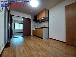 近鉄志摩線 鵜方駅 3.2kmの賃貸アパート 2階2DKのリビング/ダイニング