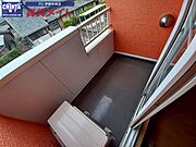 同型反転タイプの部屋写真です。