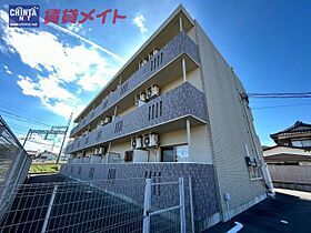 三重県津市上浜町４丁目（賃貸マンション1LDK・2階・44.99㎡） その1