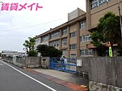 津市立育生小学校 713m